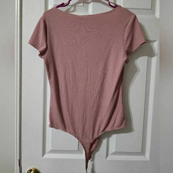 NWT Elodie Blush Pink Ribbed Bodysuit, Low V-Neckline, Lightweight, Size XL. - Picture 2 of 12